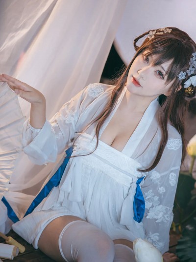 是一只熊仔吗 cosplay Yat Sen – Azur Lane