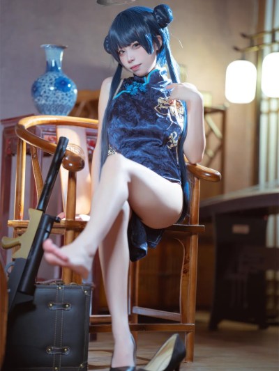 三无人型 (San Wuren Xing) cosplay Kisaki – Blue Archive
