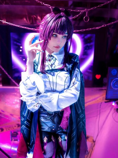 Joyce_(Joyce_Lin2x)_cosplay_Kafka_-_Honkai_Star_Rail