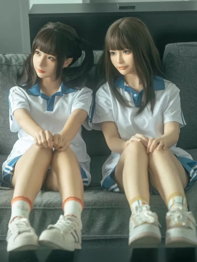 蠢沫沫 and 桃良阿宅 – You Are At The Same Table